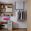 Tringle à vêtements carrée noir mat suspendue au plafond pour accrocher vestes et vêtements dans le bureau