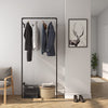 Dressing ouvert noir mat minimaliste de forme carrée pour l'entrée
