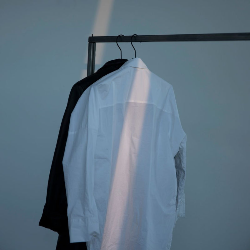 Portemanteau minimaliste carré noir 