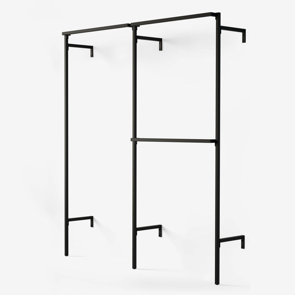 Penderie en tubes carrés noirs 2 colonnes avec une tringle pour les vêtements longs et une double tringle pour les vêtements courts