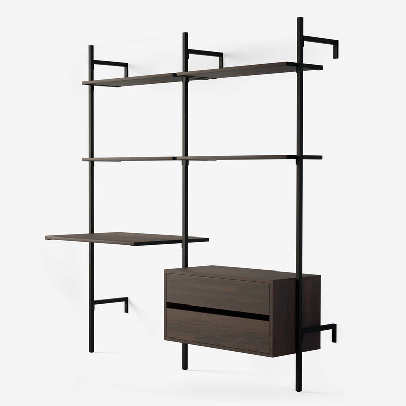 Solution de rangement en tubes carrés en acier noir avec un bureau, quatre étagères et une commode en chêne fumé