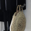Crochet en fer foncé pour accrocher les accessoires 