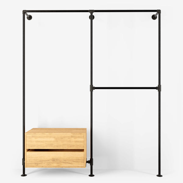 Solution de rangement Rackbuddy Walk-In en fer foncé composée de trois rails et d'une commode en chêne naturel