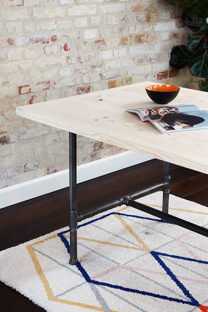 Base de table industrielle en tuyaux noirs RackBuddy - Fait sur mesure